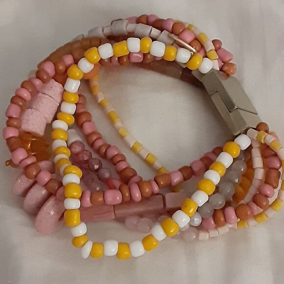 Serefina 7 strand multi-tone beaded bracelet gold tone magnetic clasp - Picture 2 of 4